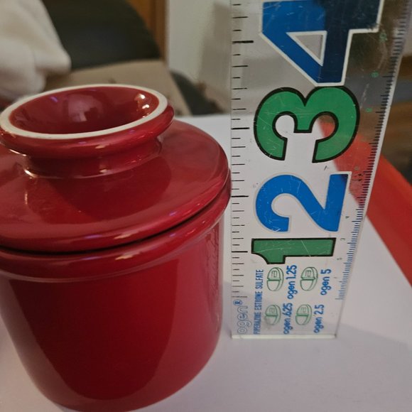 the original butter bell crock Tremain inc. glossy red great condition - Picture 6 of 7